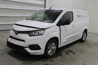 Damaged car Toyota ProAce CITY 2023/2