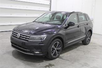 krockskadad bil auto Volkswagen Tiguan  2019/1
