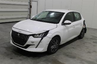 krockskadad bil auto Peugeot 208  2022/4