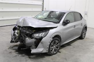 krockskadad bil auto Peugeot 208  2023/8