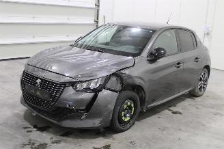 skadebil auto Peugeot 208  2022/4