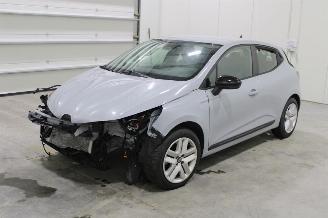 skadebil auto Renault Clio  2024/6