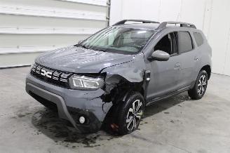 krockskadad bil auto Dacia Duster  2023/2