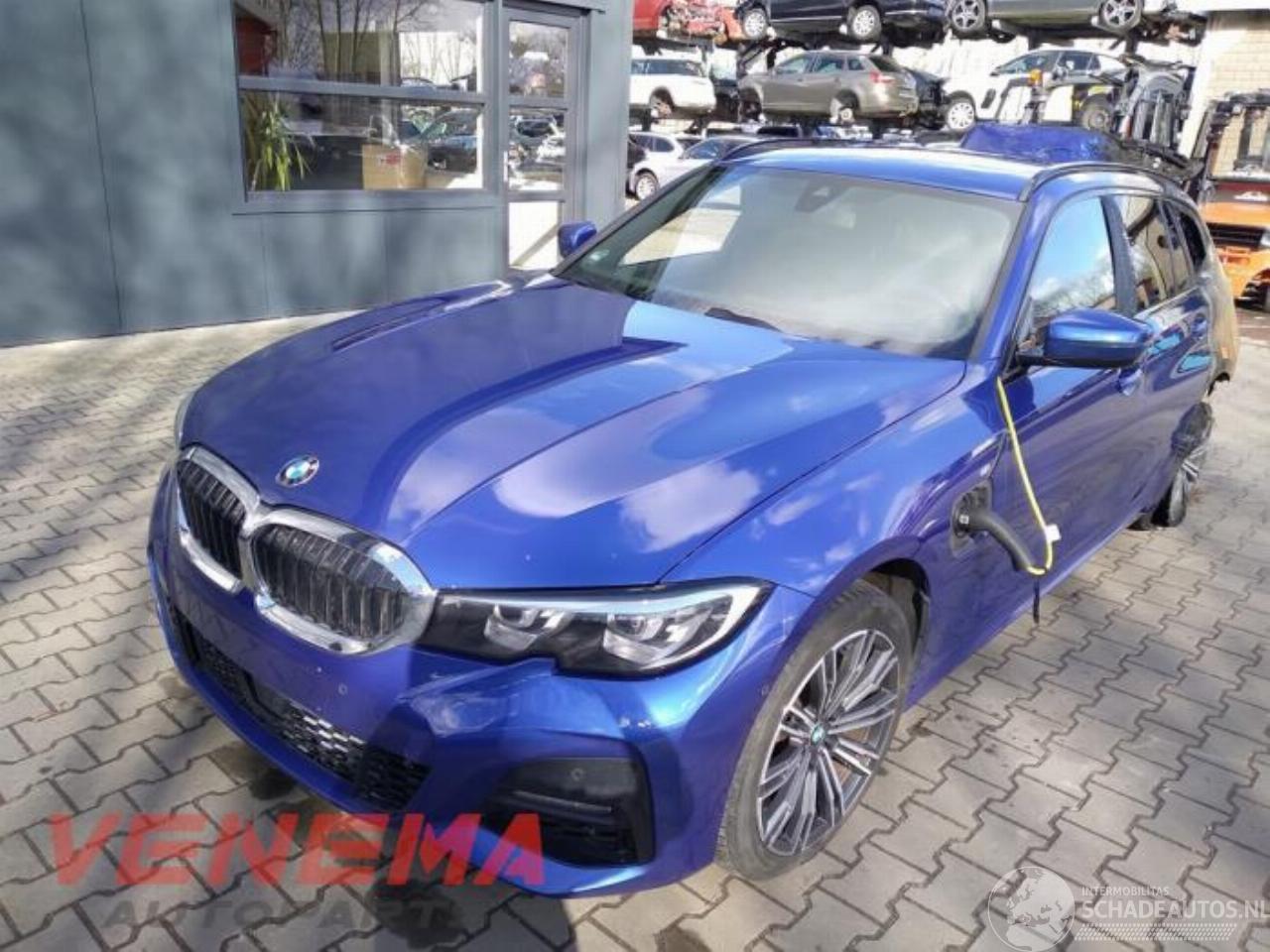 BMW 3-serie 3 serie Touring (G21), Combi, 2019 330e xDrive 2.0 TwinPower Turbo 16V