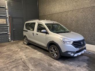 Coche siniestrado Dacia Dokker 1500 Diesel 5 VIT 2017 66KW 2017/1
