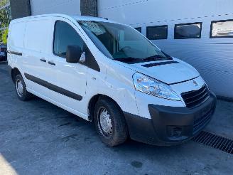 Salvage car Peugeot Expert (G9) Van 2007 / 2016 1.6 HDi 90 Bestel  Diesel 1.560cc 66kW (90pk) FWD 2007-01/2016-12 (XB9HU; XD9HU; XS9HU; XT9HU; XU9HU; XV9HU) 2015/1