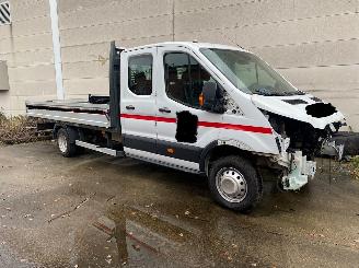 Coche siniestrado Ford Transit Transit Ch.Cab/Pick-up 2.2 TDCi 16V Euro 6 RWD CHP  Diesel 2.198cc 114kW (155pk) RWD 2015/2