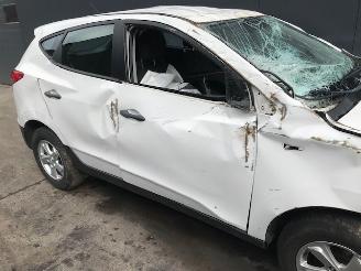 Hyundai Ix35 (LM) SUV 2010 / 2015 1.6 GDI 16V SUV  Benzine 1.591cc 99kW (135pk) FWD 2010-11/2015-09 picture 3