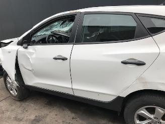 Hyundai Ix35 (LM) SUV 2010 / 2015 1.6 GDI 16V SUV  Benzine 1.591cc 99kW (135pk) FWD 2010-11/2015-09 picture 5