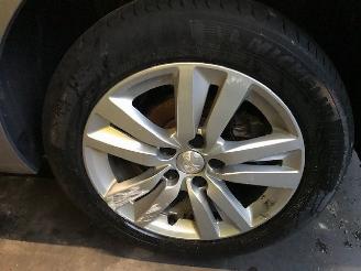 Peugeot 308 SW (L4/L9/LC/LJ/LR) Combi 5-drs 2021 1.5 BlueHDi 130 Combi/o 4Dr Diesel 1.499cc 96kW (131pk) FWD picture 14