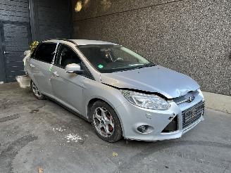 Salvage car Ford Focus III Wagon Combi 2010 / 2018 1.6 TDCi 115 Combi/o  Diesel 1.560cc 85kW (116pk) FWD 2013/1
