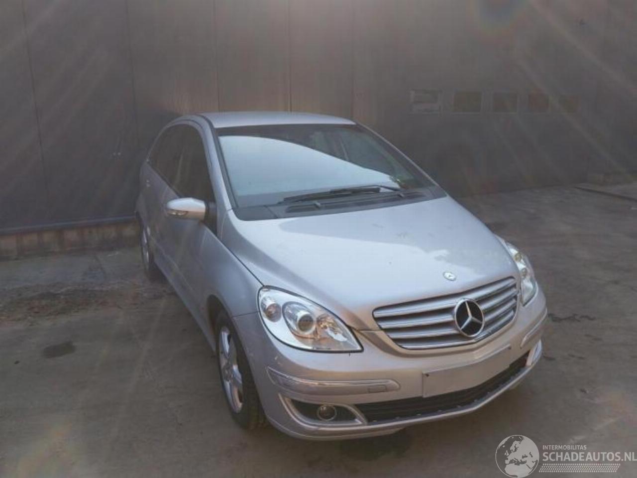 Mercedes B-klasse B (W245,242), Hatchback, 2005 / 2011 2.0 B-180 CDI 16V