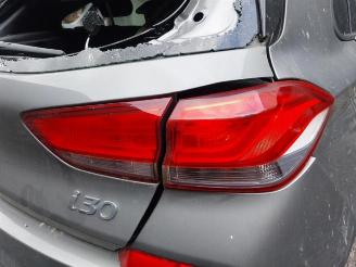 Hyundai I-30 i30 (PDEB5/PDEBB/PDEBD/PDEBE), Hatchback, 2016 1.0 T-GDI 12V picture 8