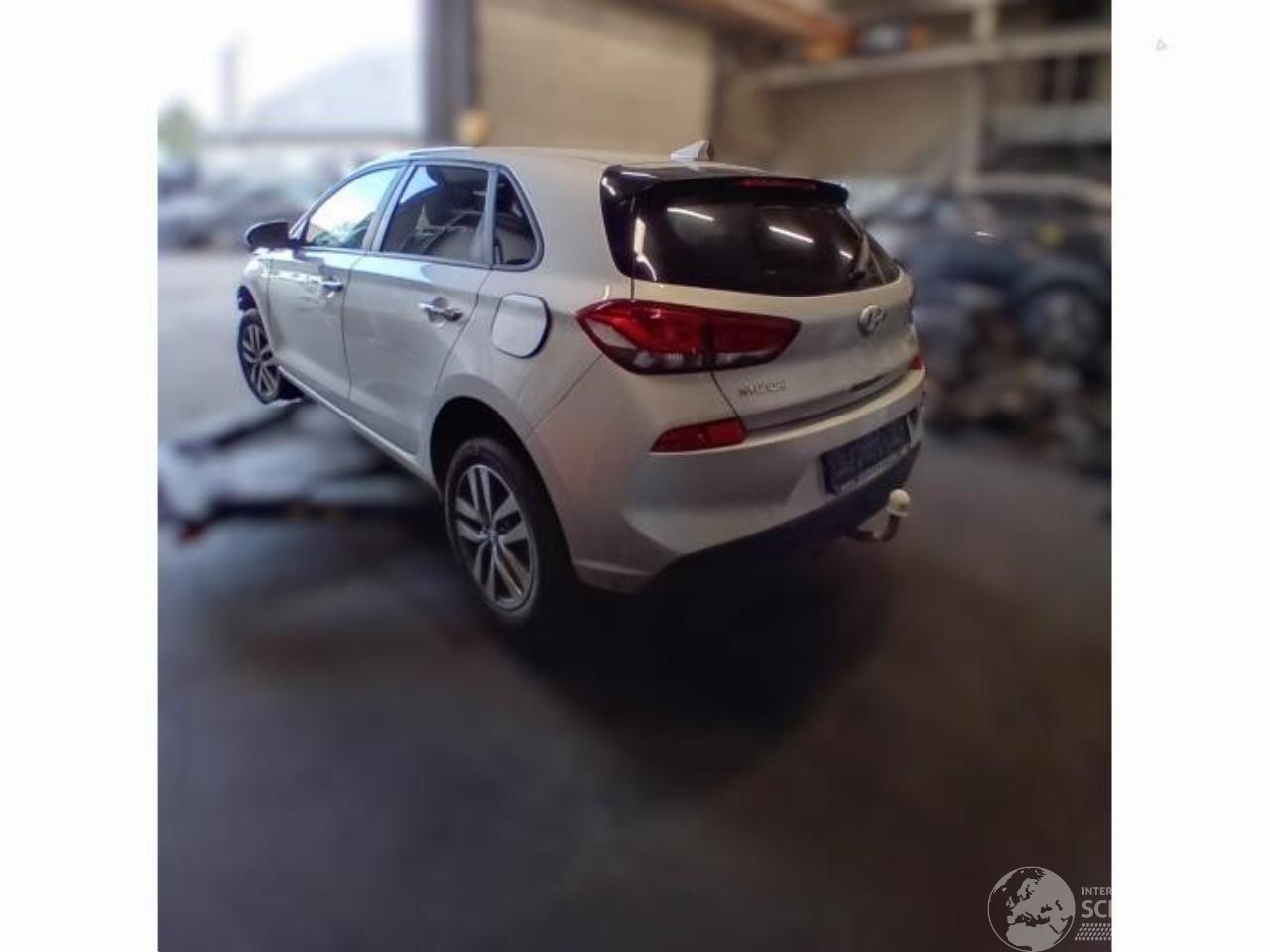 Hyundai I-30 i30 (PDEB5/PDEBB/PDEBD/PDEBE), Hatchback, 2016 1.0 T-GDI 12V