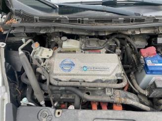 Nissan Leaf Leaf (ZE0), Hatchback, 2010 / 2017 Leaf picture 15