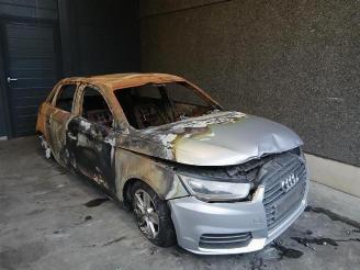 Sloopauto Audi A1 A1 Sportback (8XA/8XF), Hatchback 5-drs, 2011 / 2018 1.4 TDI Ultra 12V 2015/3