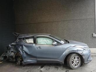 Toyota C-HR C-HR (X1,X5), SUV, 2016 1.8 16V Hybrid picture 4