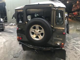 Vrakbiler auto Land Rover Defender 2400CC - DIESEL - 6VIT 2010/1
