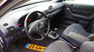 Audi A3 8L  2001 1.8 20v APG EGV Blauw LZ5L onderdelen picture 15