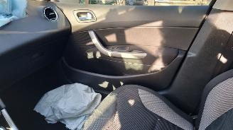 Peugeot 308 2010 1.6 VTi 5FW Zwart KTV onderdelen picture 15