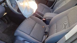 Volkswagen Touran 2007 1.6i BSE JJT Grijs LD7S onderdelen picture 14