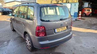 Volkswagen Touran 2007 1.6i BSE JJT Grijs LD7S onderdelen picture 4