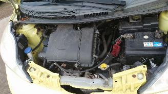 Peugeot 107 2006 1.0 12v 1KRFE Geel KBL onderdelen picture 9