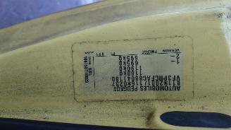 Peugeot 107 2006 1.0 12v 1KRFE Geel KBL onderdelen picture 17