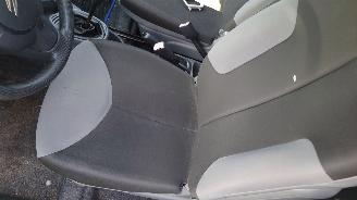 Peugeot 107 2006 1.0 12v 1KRFE Geel KBL onderdelen picture 12