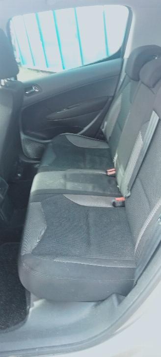 Peugeot 308  picture 11