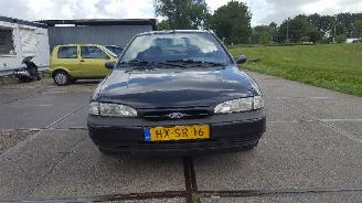 occasione autovettura Ford Mondeo Mondeo I Hatchback 1.8i 16V (U9) (RKA) [85kW]  (02-1993/08-1996) 1994/5