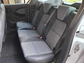 Renault Kangoo 1300 tce Luxe  5persoons 27000km rijdend incl btw NL kenteken picture 16