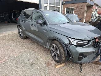 Schadeauto Volvo XC40 CX 40 2.0 2025 BENZINE MILD HYBRIDE B3 163  LEER PANO FULL 2025/6