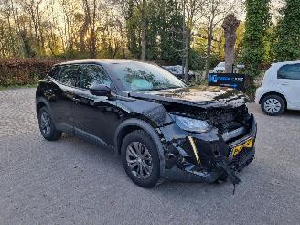 Schadeauto Peugeot 2008 Puretech 100 Active pack 2022/6