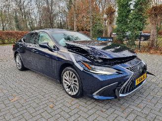 uszkodzony samochody osobowe Lexus ES 300h President Line Aut. Schuifdak VOLL 2023/12