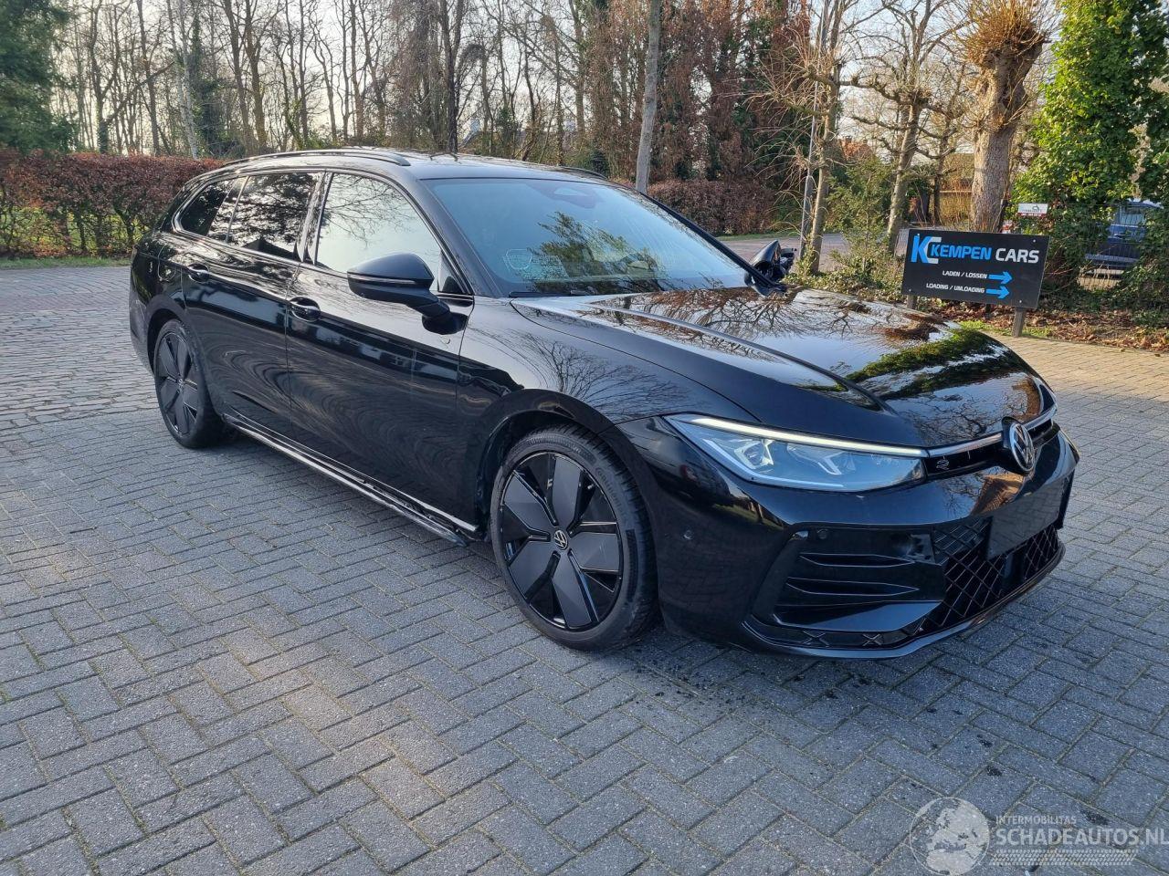Volkswagen Passat 1.5 eTSI DSG R-Line Pano Stoelverw Led
