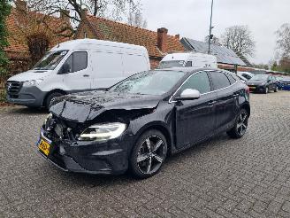 Schadeauto Volvo V-40 T3 Aut. Rdesign Pano 2020/2