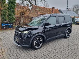 skadebil auto Ford Tourneo Courier Active 1.0 Ecoboost 2024/4