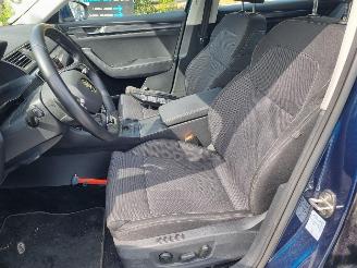 Skoda Superb 1.5 TSI Bussines Navi Stoelverw. picture 16