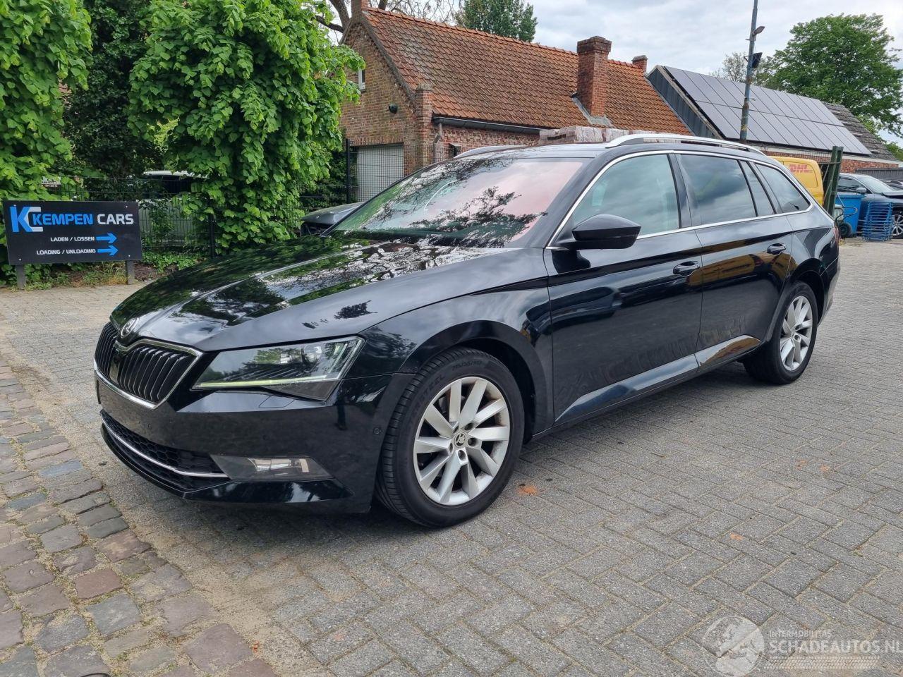 Skoda Superb 1.6 TDI DSG Aut. Leder Navi Stoeverver.
