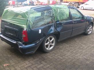 Volvo V-70  picture 3