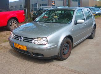 skadebil auto Volkswagen Golf  2003/1