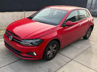 Schadeauto Volkswagen Polo DSG AUTOMAAT / DRIVEABLE DAMAGE / LED / STOELVERWARMING 2018/12
