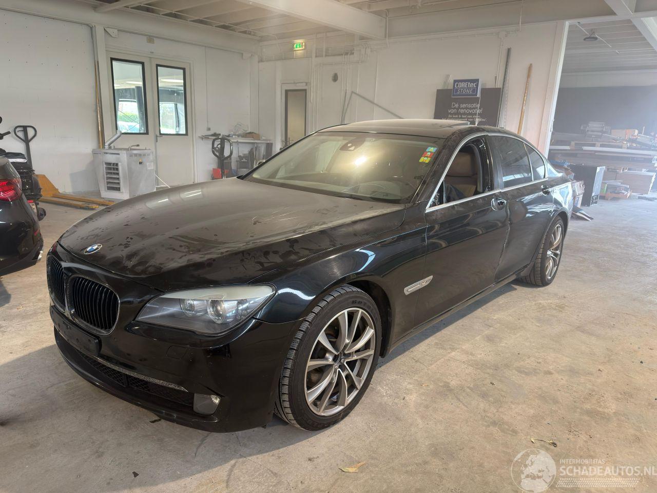 BMW 7-serie 730d/PANO/MEMORY/HEAD-UP/VENTILATIE/4xSTOELVERW./XENON-LED/FULL-ASSIST/TREKHAAK/VOL!