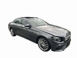 Schadeauto Mercedes E-klasse 200 AMG PANO/LED/19INCH 2016/11