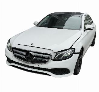 Schadeauto Mercedes E-klasse LED / CAMERA / NAVIGATIE / AMG VELGEN VOLLEDIG RIJDBAAR 2016/9