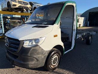 desmontaje autobús Mercedes  W907 2021/12
