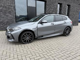 BMW 1-serie 118i 136PK Steptronic M-Sport PANO KUIP VOL! picture 13