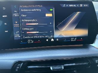 BMW iX2 eDrive20 73kWh 204PK Aut. M-Sport VOLL! picture 28
