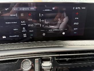 Peugeot e-5008 GT NEW MODEL! 73kWh 214PK Aut. 7-personen picture 23